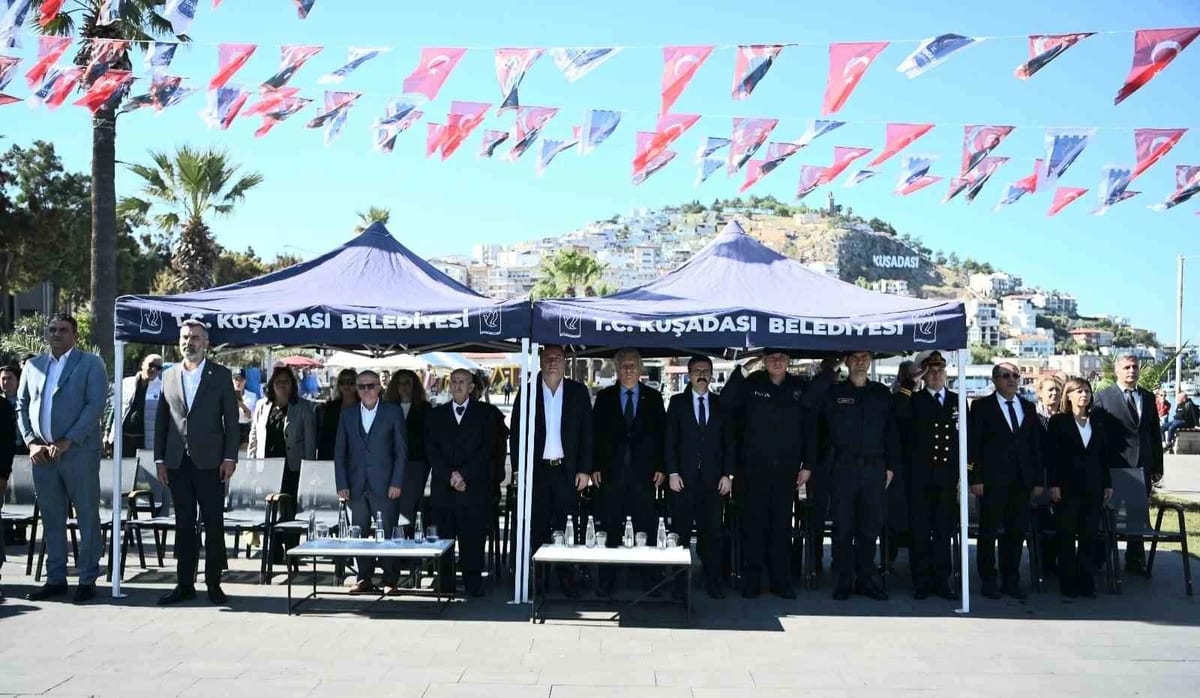 Kuşadası’nda Muhtarlar Günü kutlandı