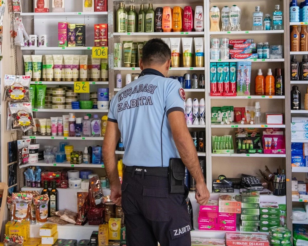 Kuşadası’nda ticari işletmelere sıkı denetim