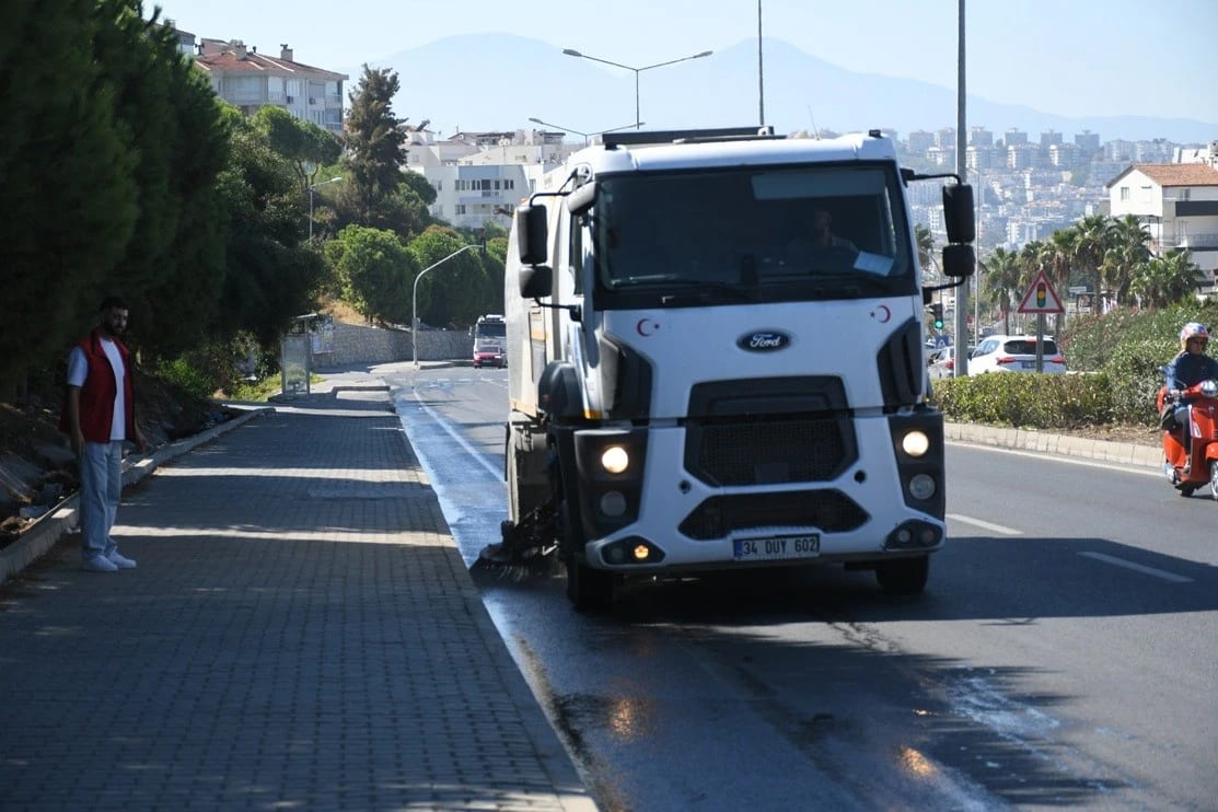 Kuşadası’nda yağmur suyu hatları yağışlara hazırlanıyor