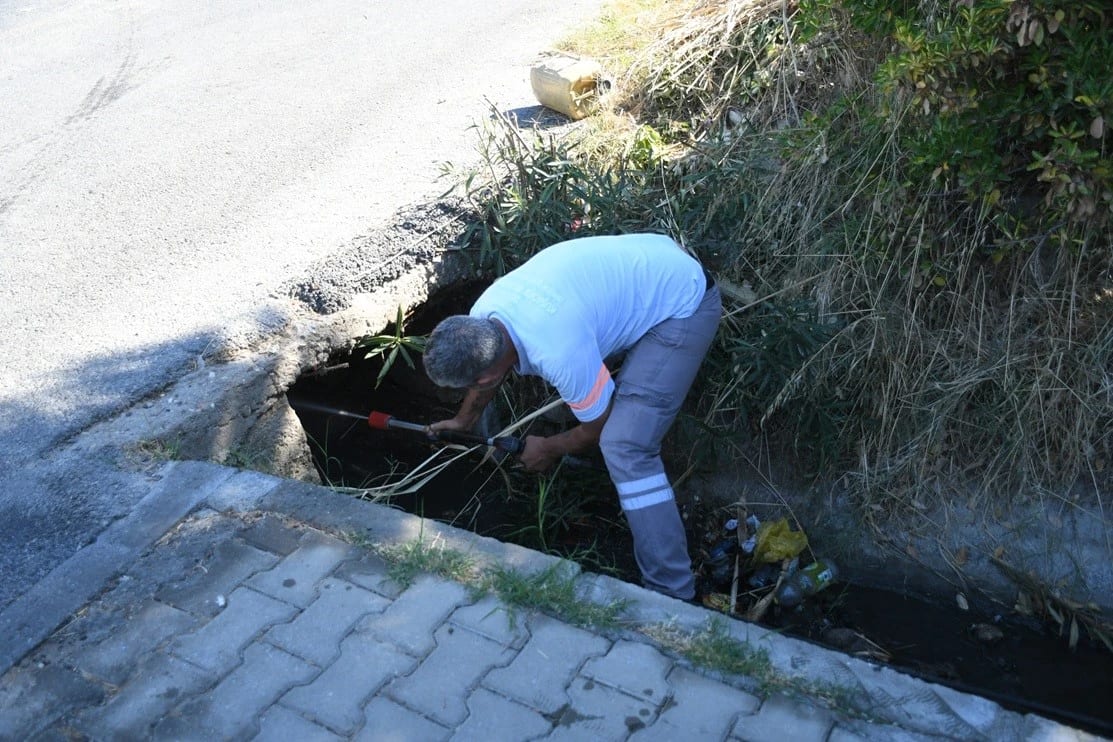 Kuşadası’nda yağmur suyu hatları yağışlara hazırlanıyor