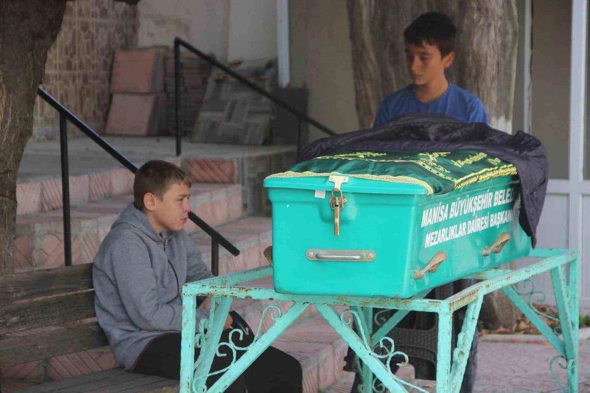 Maden kazasında hayatını kaybeden babaya son görev