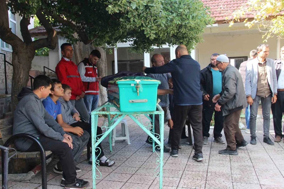 Maden kazasında hayatını kaybeden babaya son görev