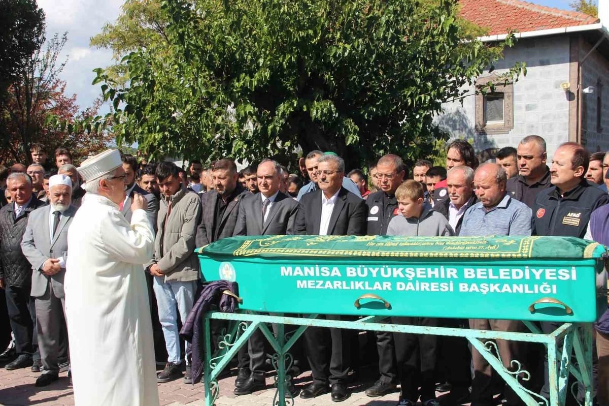 Maden kazasında hayatını kaybeden babaya son görev