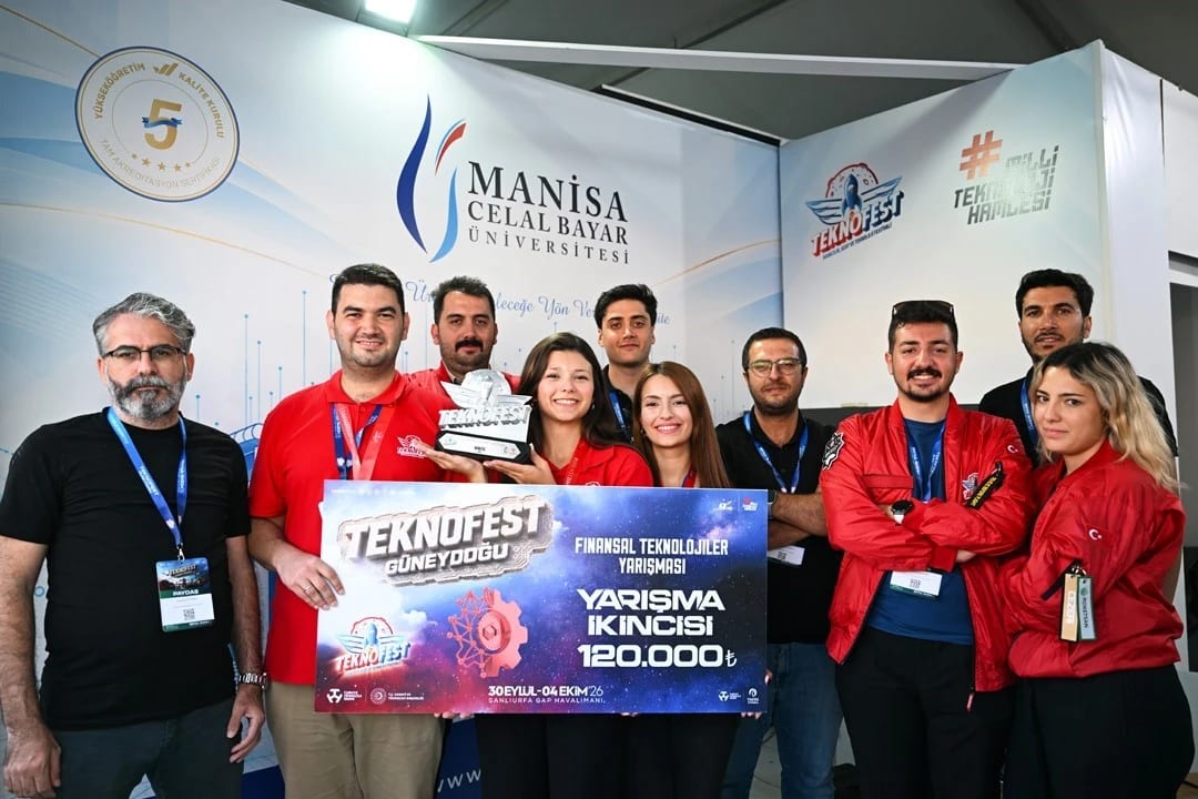 Manisalı öğrencilerden TEKNOFEST’te büyük başarı: Türkiye ikinciliği