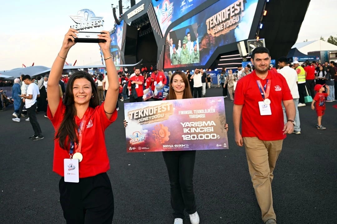 Manisalı öğrencilerden TEKNOFEST’te büyük başarı: Türkiye ikinciliği