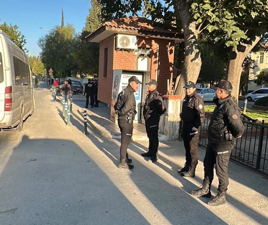 Milas Belediyesi operasyonunda aramalar sürüyor
