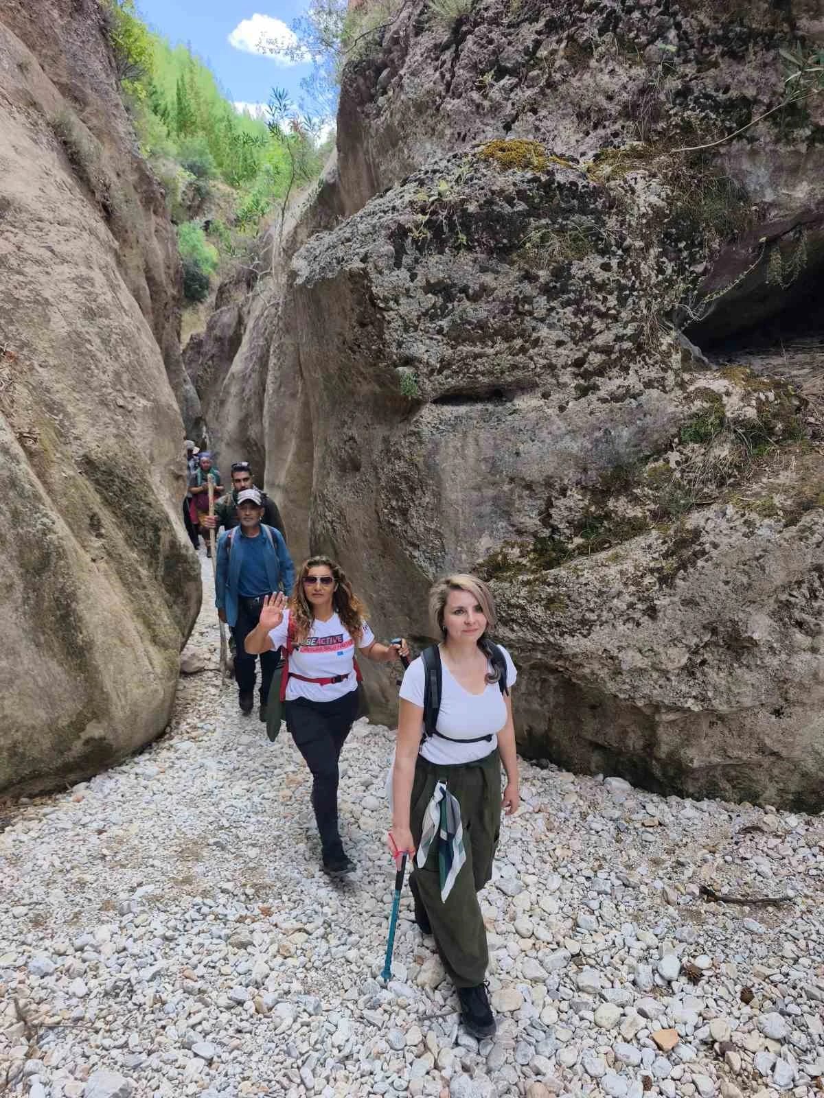 Muğlalı dağcılar Muğla’nın tarihi ve doğal güzelliklerini tanıtıyor