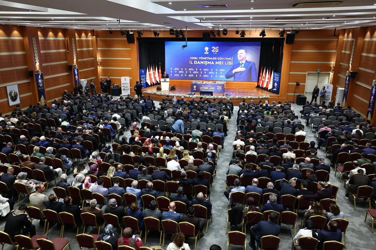 Muhalefet partilerinden 136 kişi AK Parti’ye katıldı