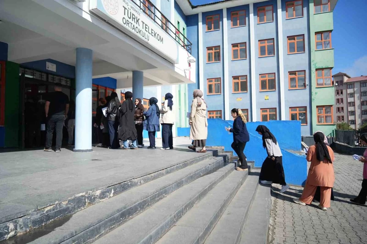 Muş’ta KPSS Ön Lisans oturumu başladı