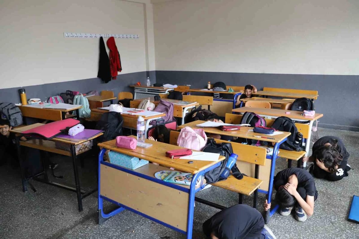 NAFAD ekibi, 13 Ekim kapsamında okullarda afet farkındalık eğitimi verdi