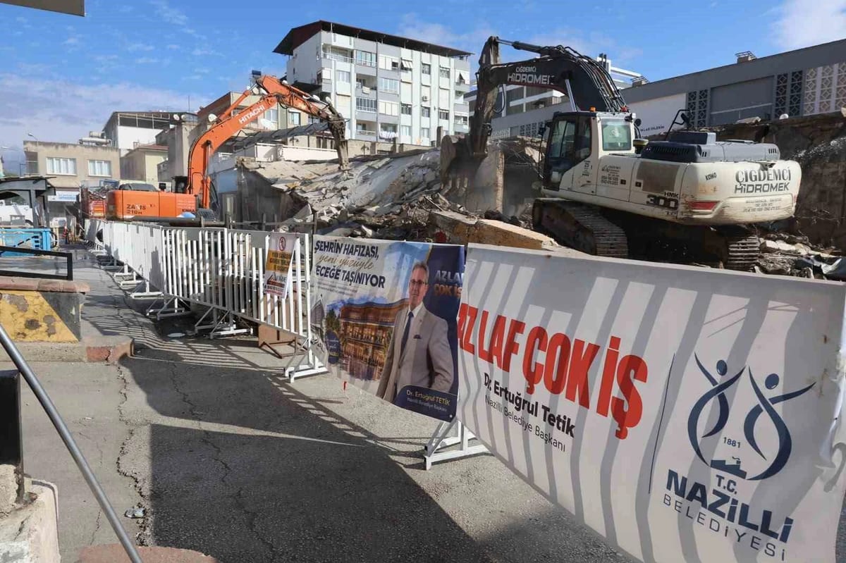 Nazilli Ahmet Şensan Kültür Merkezi’nde yıkım çalışmaları başladı