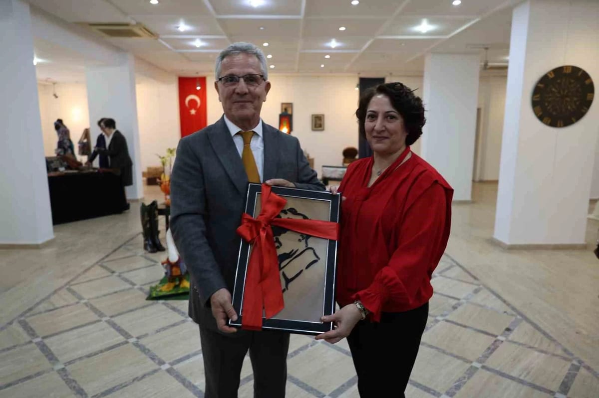 Nazilli Belediyesi kursiyerlerinin el sanatları sergisi 13 Kasım'a kadar açık