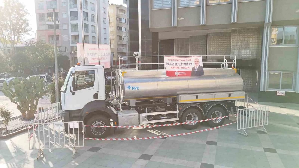 Nazilli Belediyesi öz kaynaklarla 32 aracına 13 ton su tankeri kattı