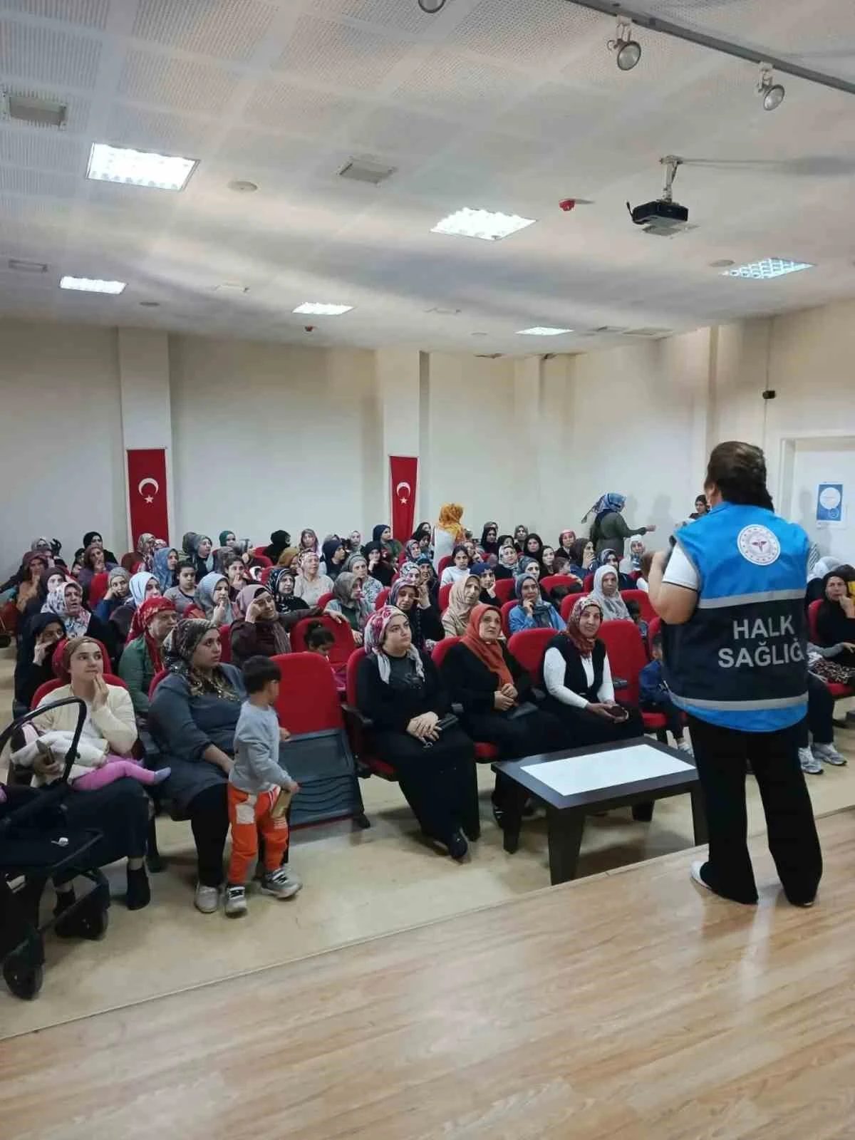 Nazilli’de anne adaylarına doğuma hazırlık eğitimi