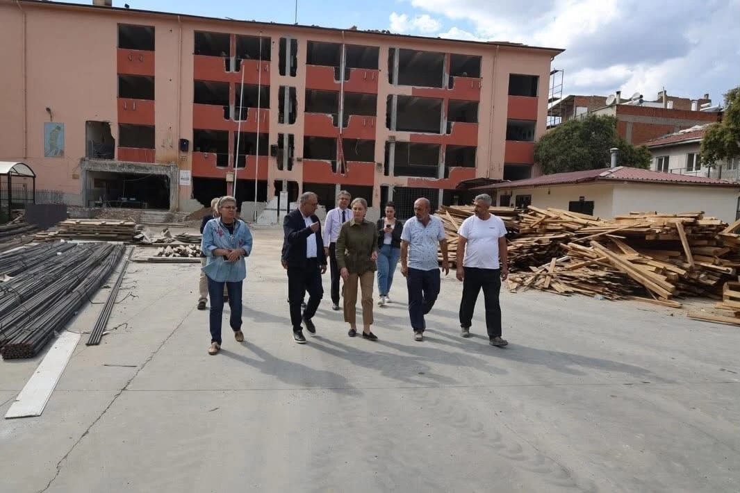 Nazilli’de iki okulda deprem güçlendirmesi sürüyor