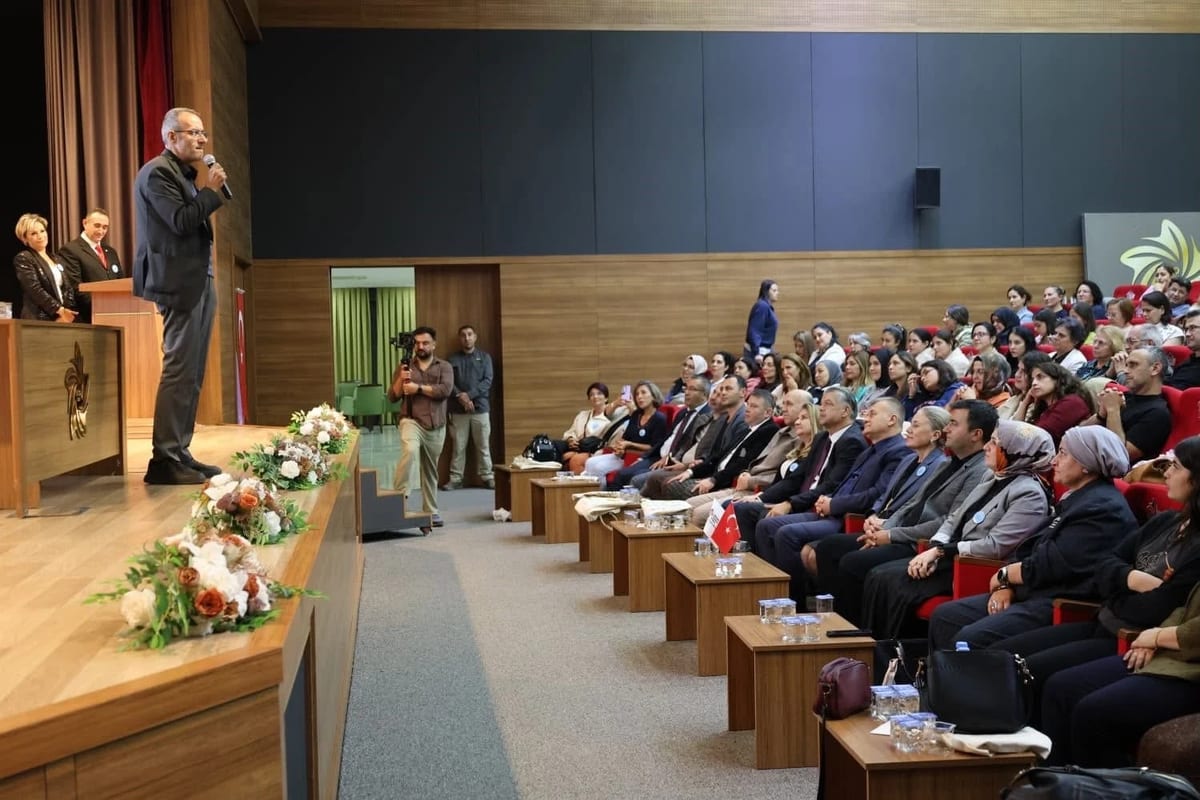 Nazilli'de öğretmenlere akran zorbalığı ve okuma kültürü semineri verildi