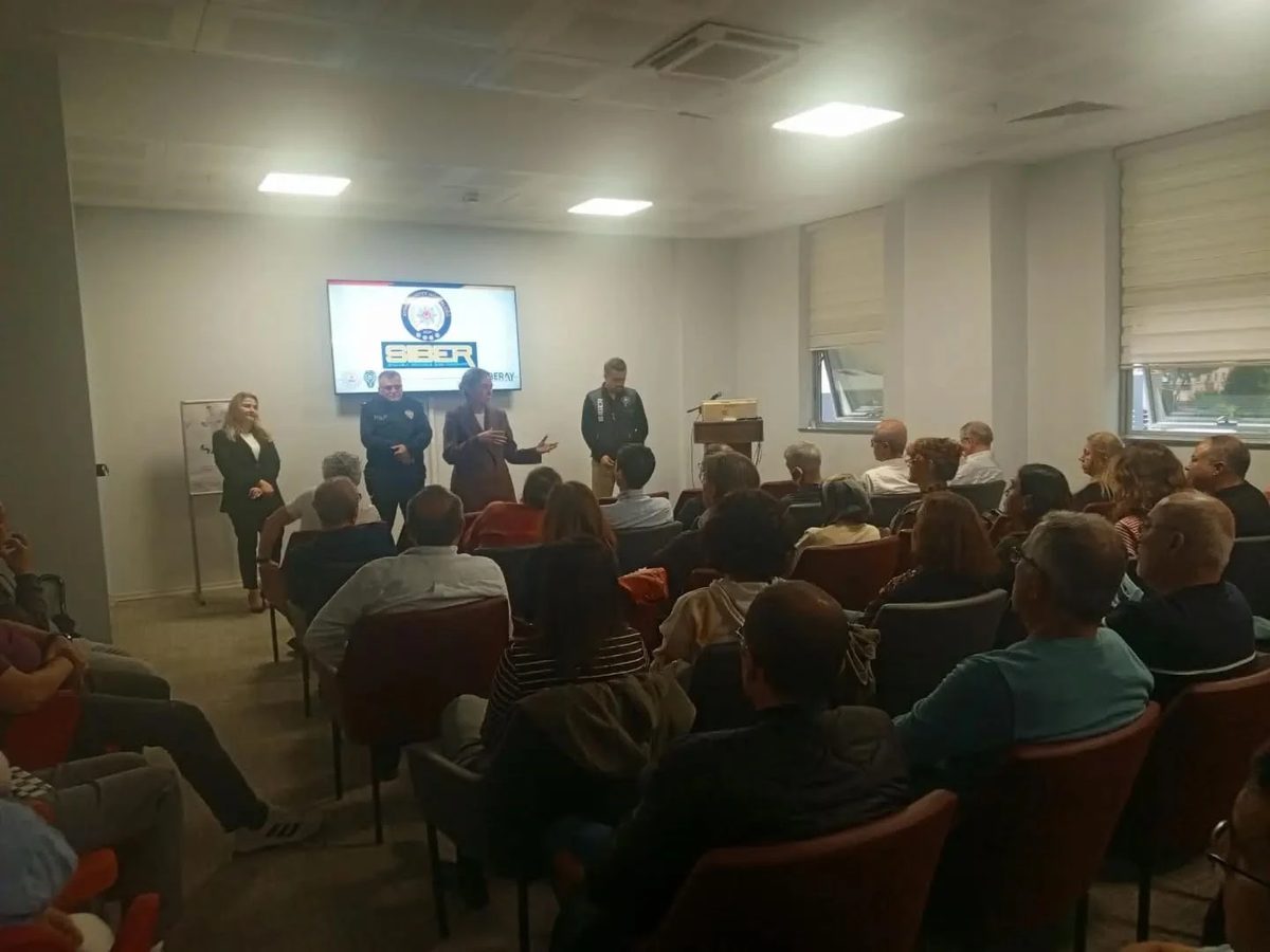 Nazilli'de sağlık personeline siber tehditlere karşı eğitim verildi