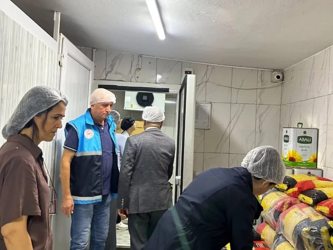 Nazilli’de yemekhaneli kurumlar Tarım ve Sağlık ekiplerince denetlendi