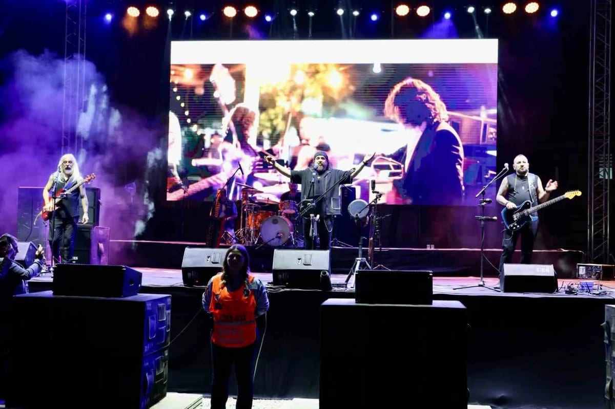 Necati ve Saykolar, Çine'de 4. Memecik Fest'in ikinci gününde sahne aldı