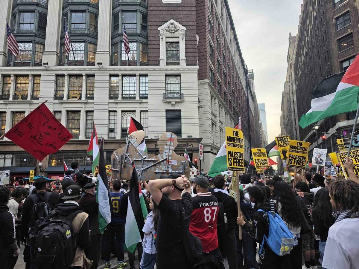 New York’ta binlerce kişi Gazze için yürüdü