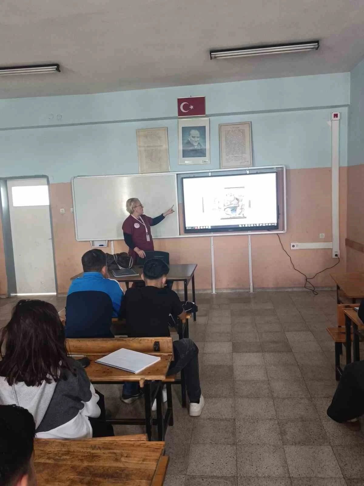 Öğrenciler diyabet ve obeziteye karşı bilgilendirildi