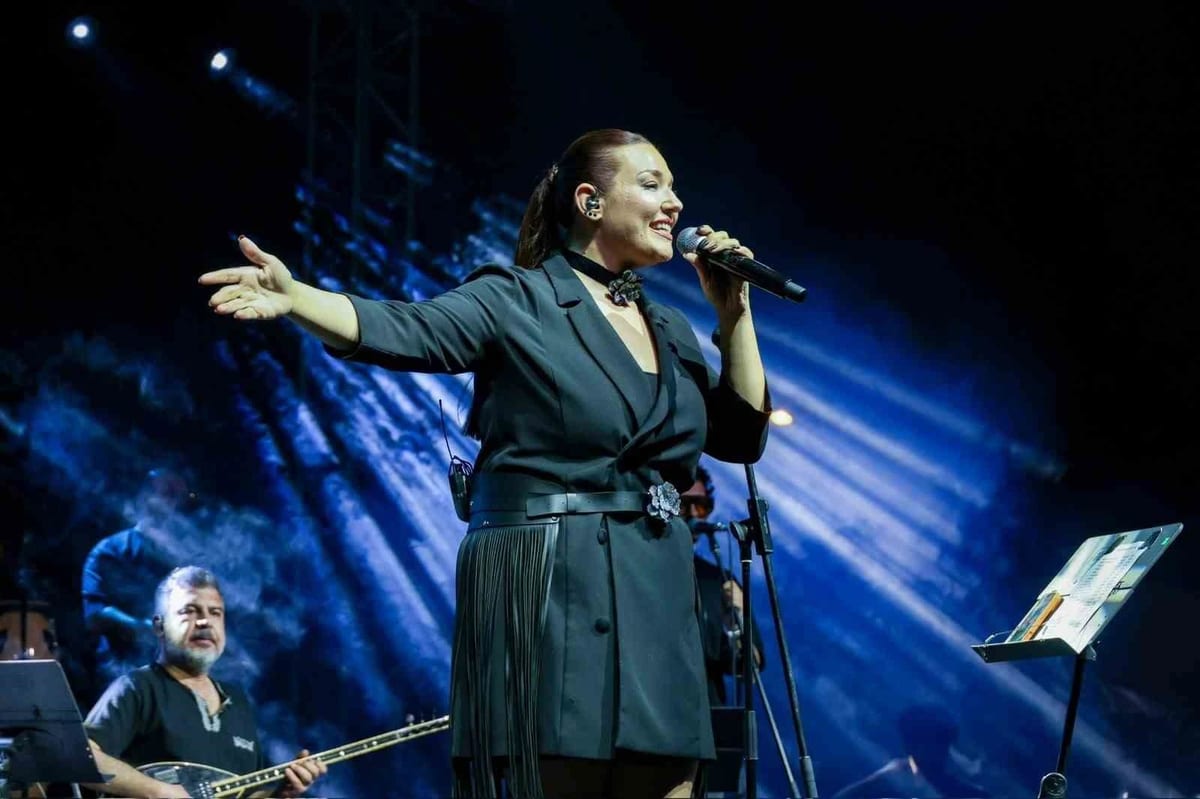 Olumsuz havada Tuğçe Kandemir ve Melek Mosso'nun Çine konserleri ertelendi