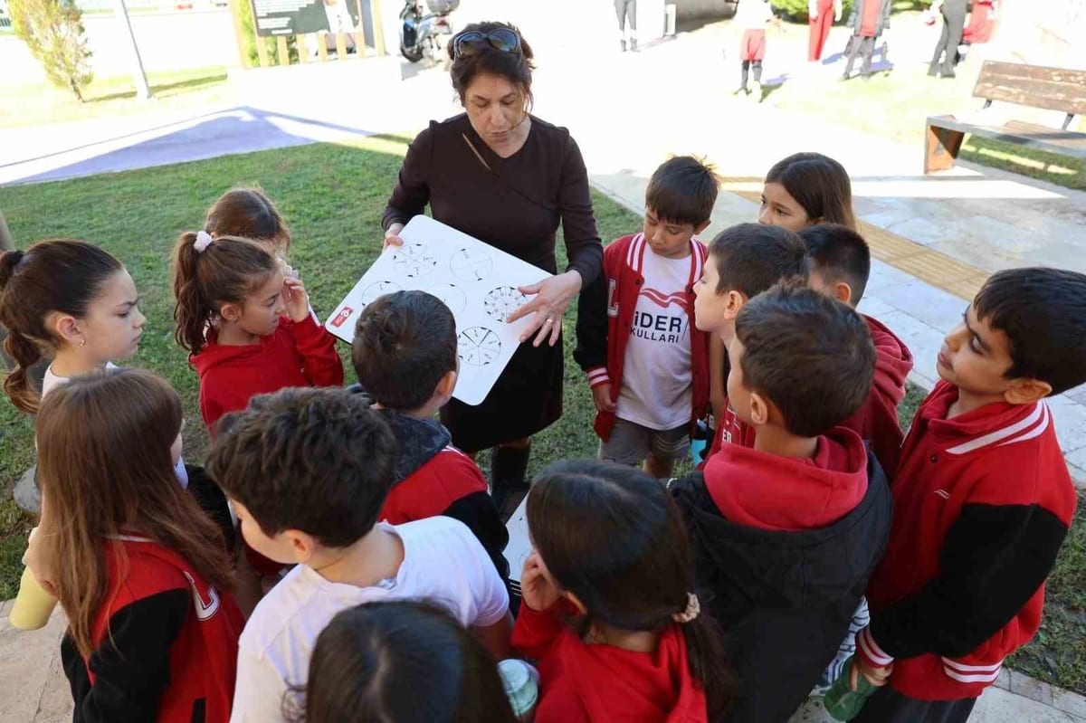 Özel okul öğrencileri Matematik ve Bilim Parkı'nda Cumhuriyet coşkusunu yaşadı