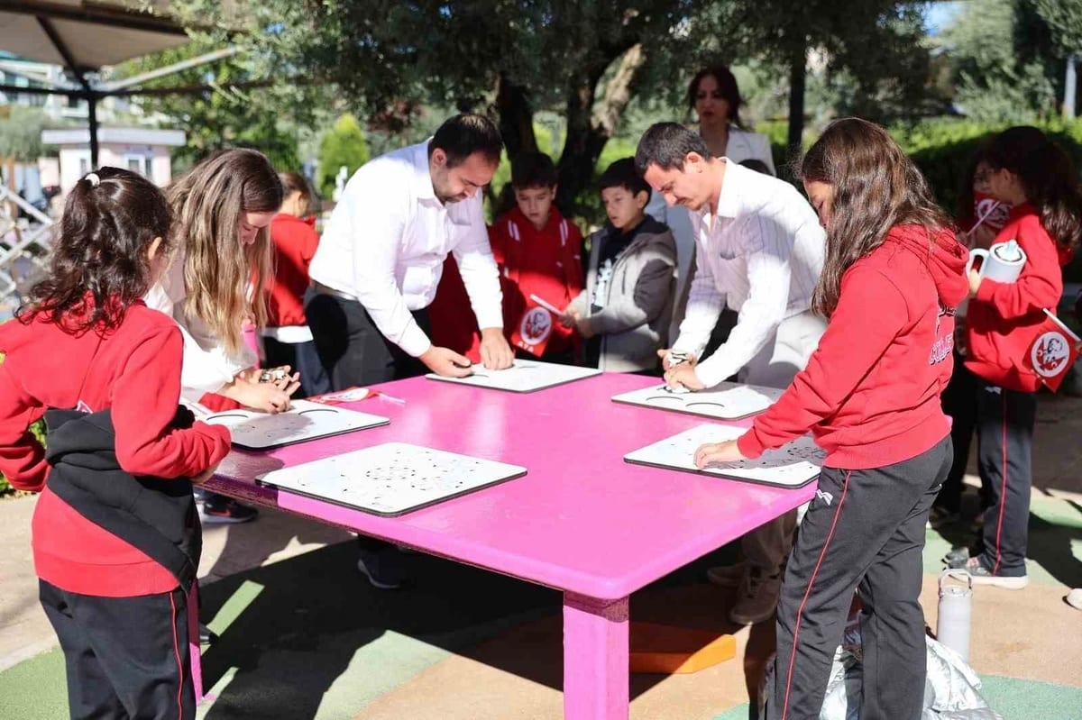 Özel okul öğrencileri Matematik ve Bilim Parkı'nda Cumhuriyet coşkusunu yaşadı