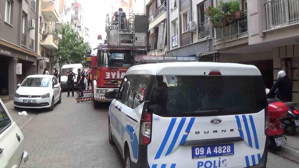 Penceredeki çocuk ekipleri alarma geçirdi