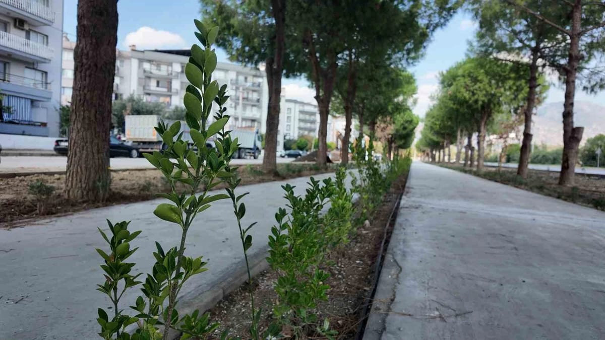 Söke Belediyesi dört bölgede parke ve bisiklet yolu çalışmalarını sürdürüyor