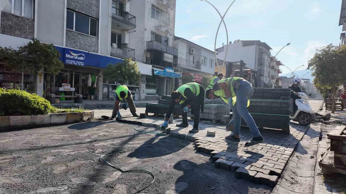 Söke Belediyesi dört bölgede parke ve bisiklet yolu çalışmalarını sürdürüyor