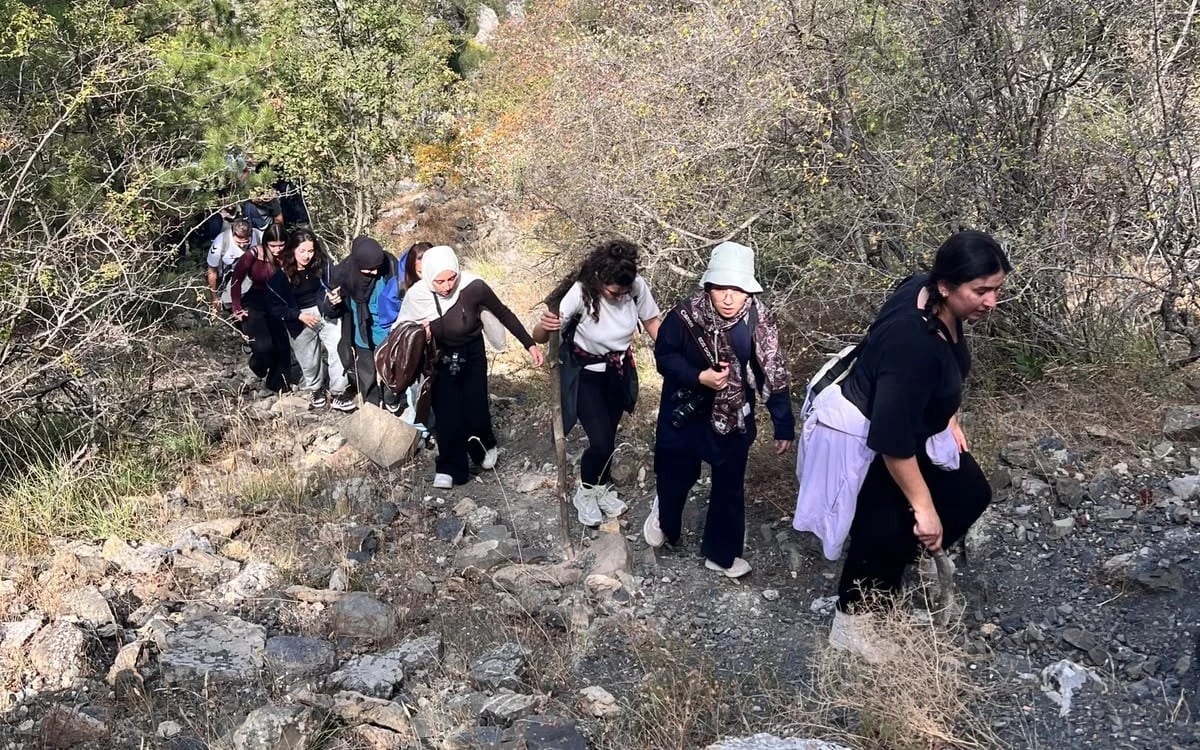 Spil Dağı’nın güzelliklerini kadraja taşıdılar
