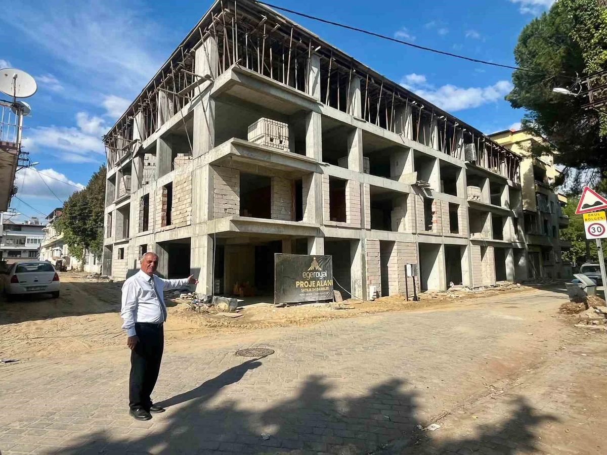 Sultanhisar Belediye Başkanı Yıldırımkaya, çalışmaları sahada takip ediyor