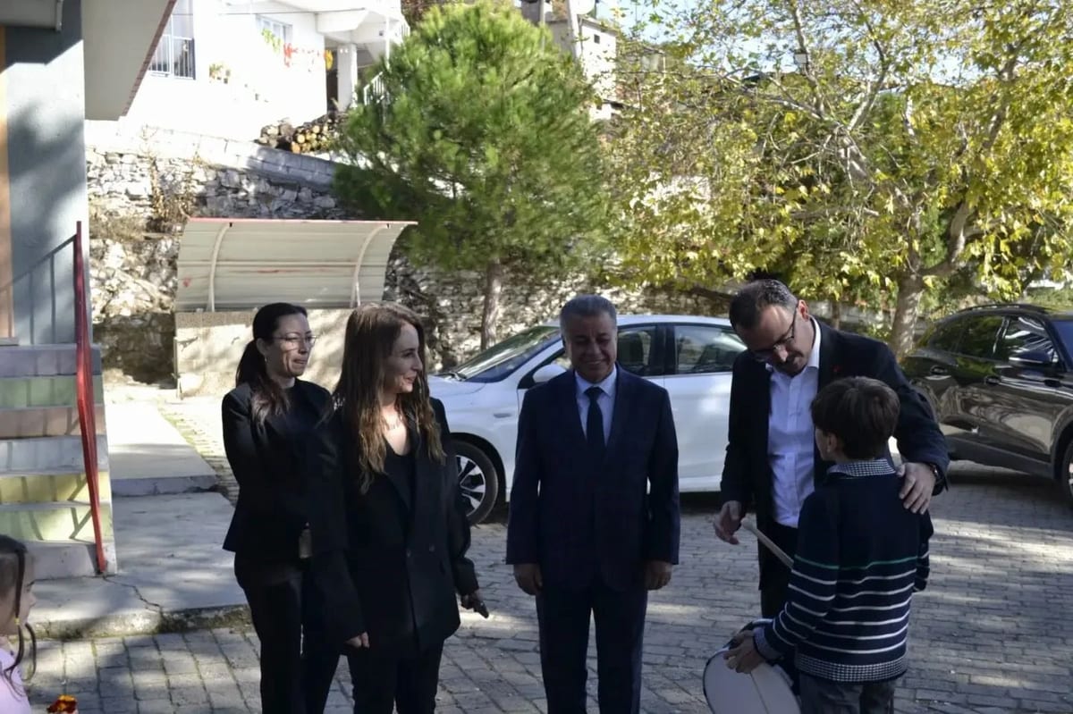 Sultanhisar Kaymakamı Ateş, Demirhan İlkokulu'nda eğitim çalışmalarını inceledi