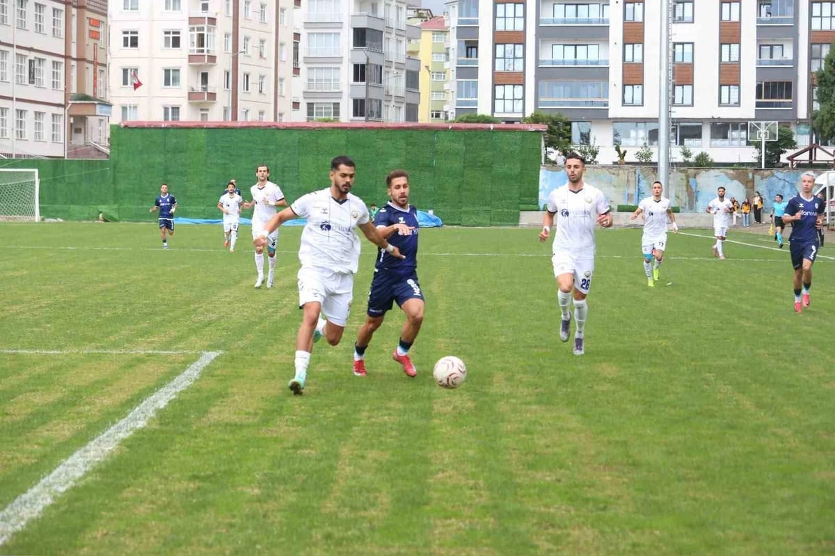 TFF 3. Lig: Pazarspor: 3 - Küçükçekmece Sinopspor: 1