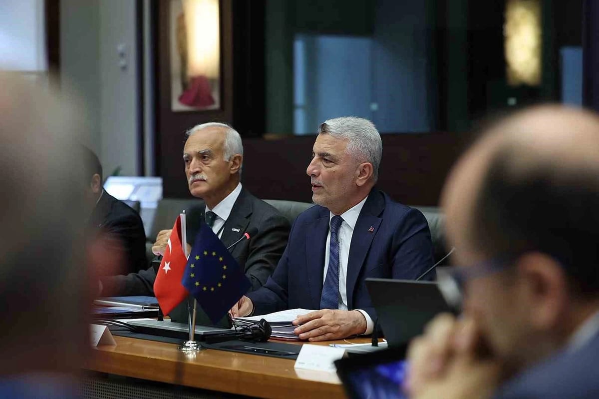 Ticaret Bakanı Bolat Belçika’da