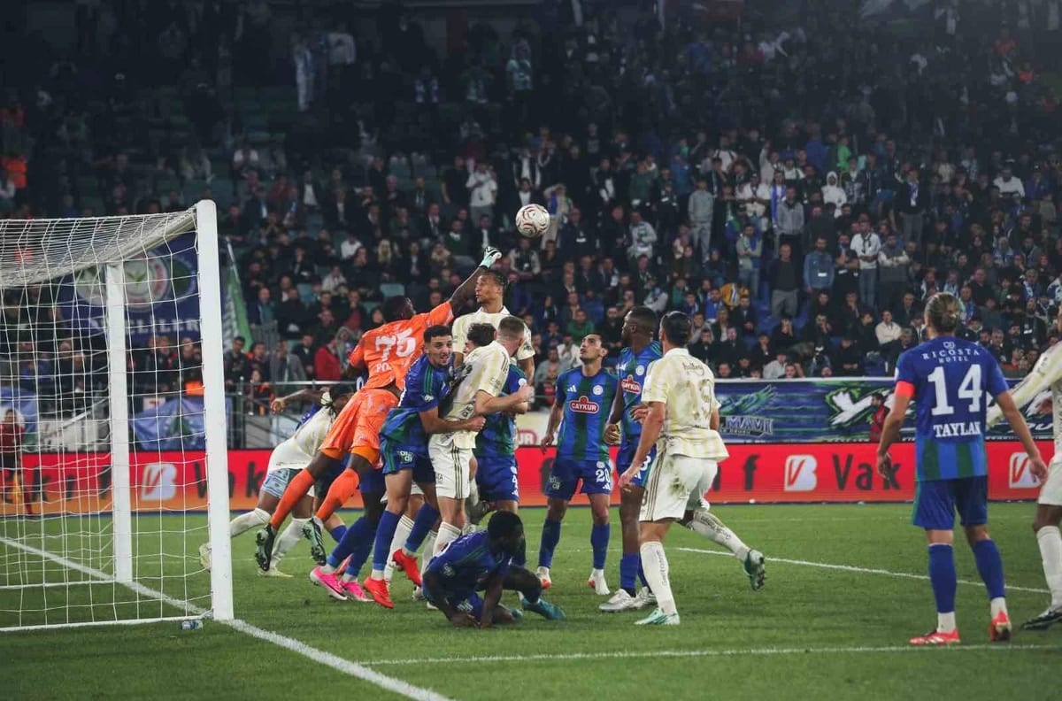 Trendyol Süper Lig: Çaykur Rizespor: 0 - Fenerbahçe: 3 (Maç sonucu)