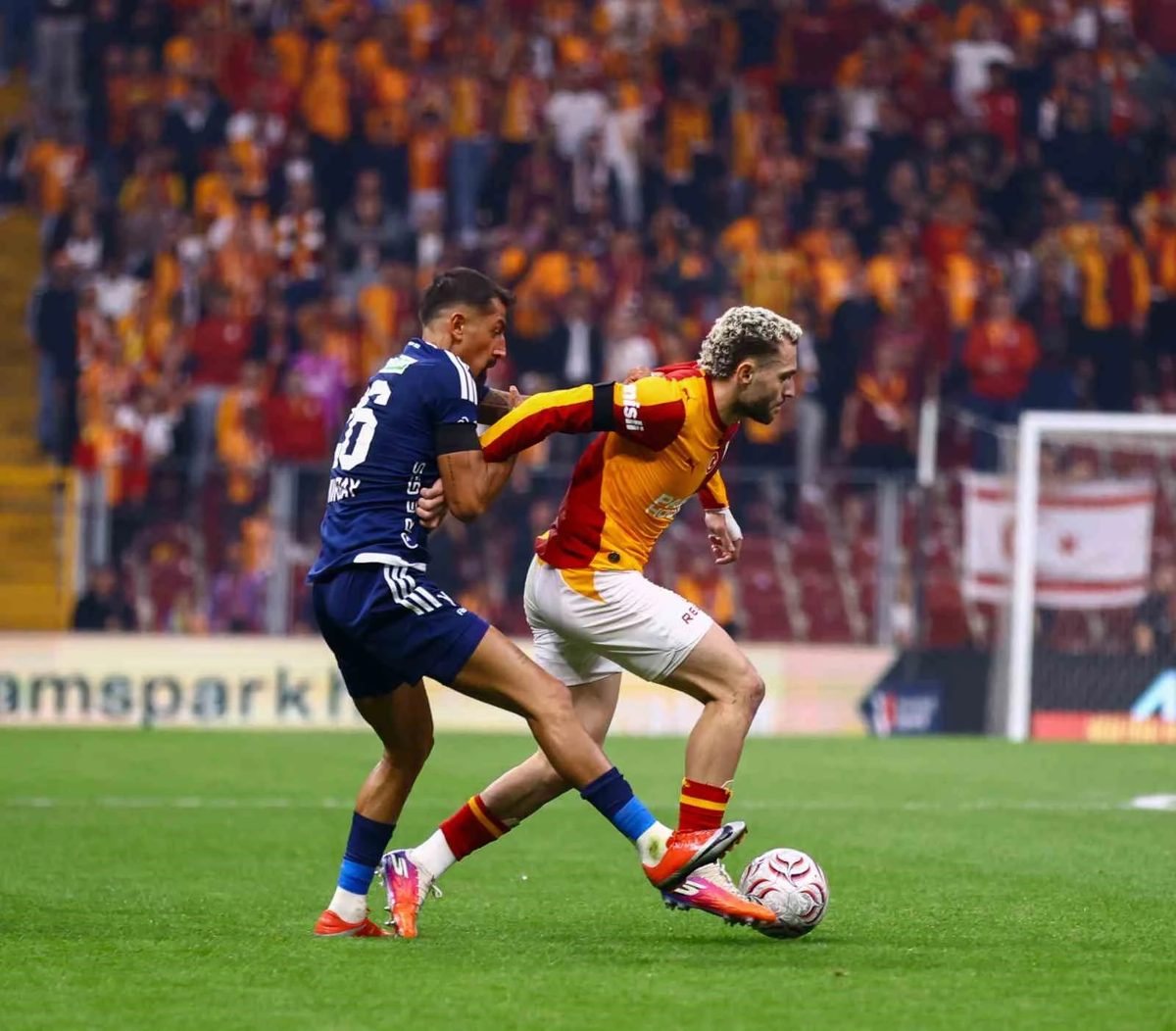 Trendyol Süper Lig: Galatasaray: 1 - Kasımpaşa: 0 (İlk yarı)