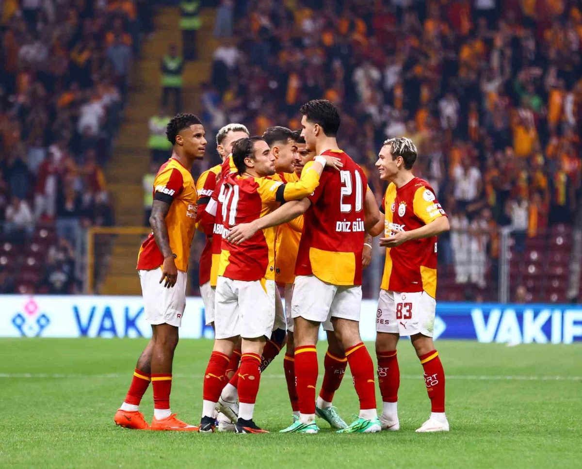 Trendyol Süper Lig: Galatasaray: 1 - Kasımpaşa: 0 (İlk yarı)