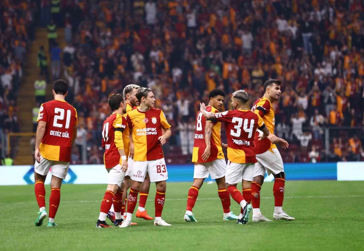 Trendyol Süper Lig: Galatasaray: 1 - Kasımpaşa: 0 (İlk yarı)