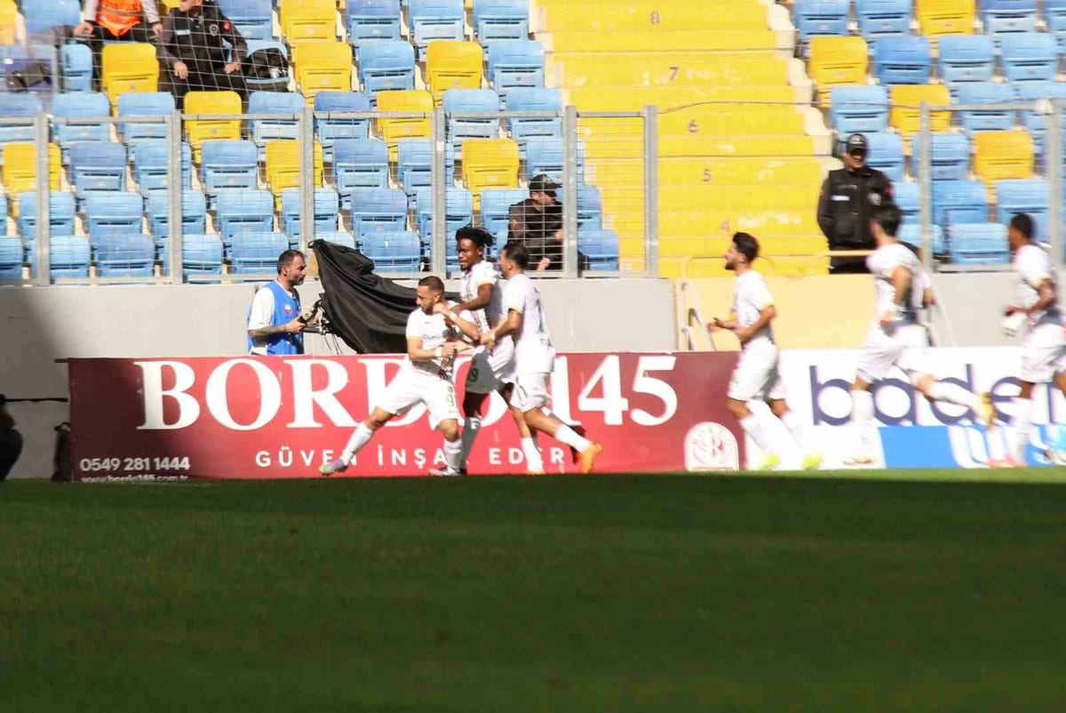 Trendyol Süper Lig: Gençlerbirliği: 0 - Amed Sportif Faaliyetler: 1 (İlk yarı)