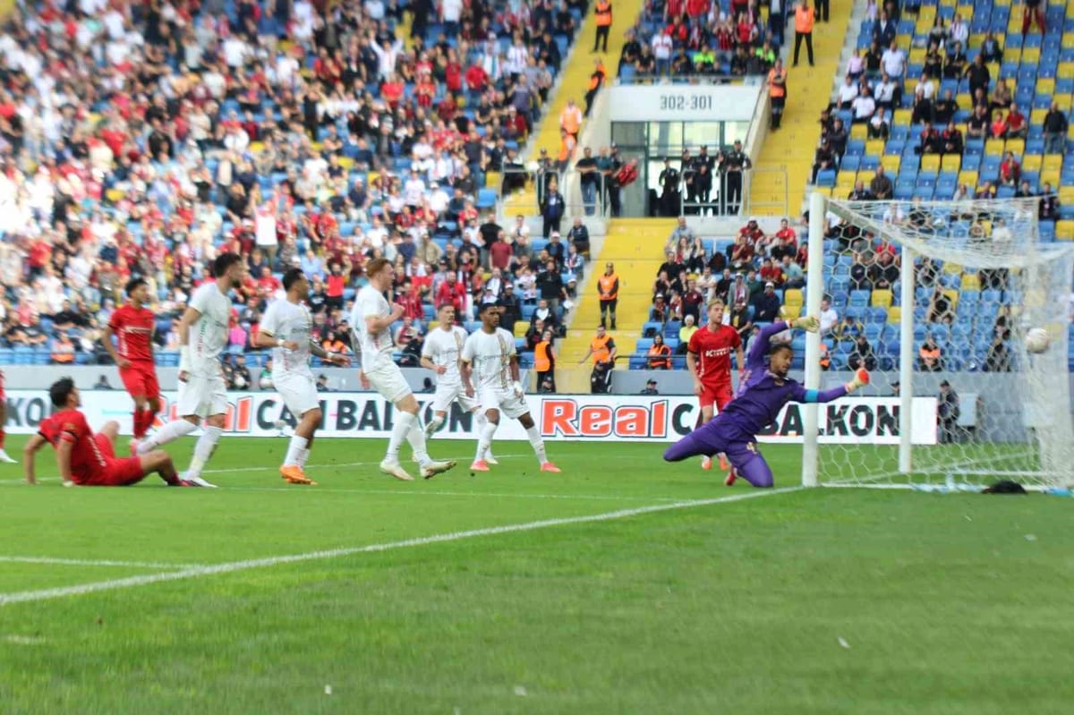 Trendyol Süper Lig: Gençlerbirliği: 0 - Amed Sportif Faaliyetler: 1 (İlk yarı)