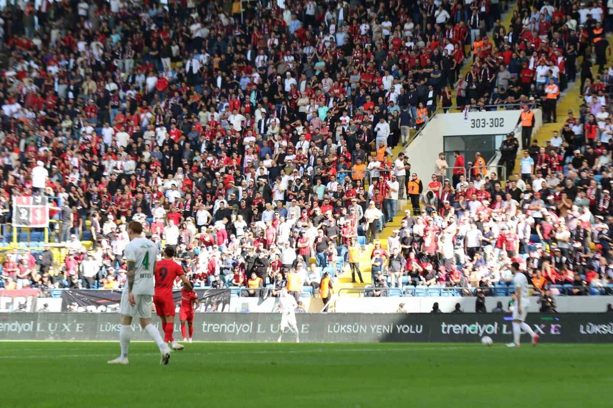 Trendyol Süper Lig: Gençlerbirliği: 0 - Amed Sportif Faaliyetler: 1 (İlk yarı)