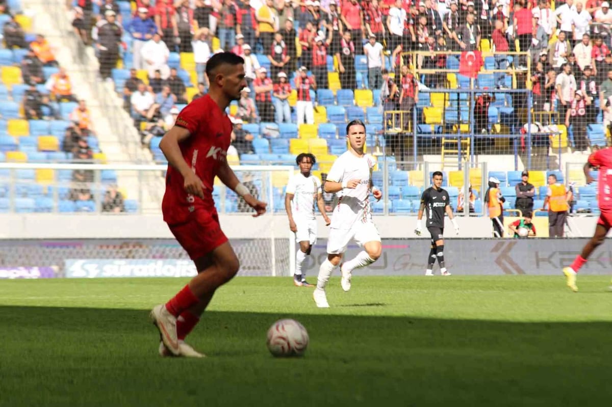 Trendyol Süper Lig: Gençlerbirliği: 0 - Amed Sportif Faaliyetler: 1 (İlk yarı)