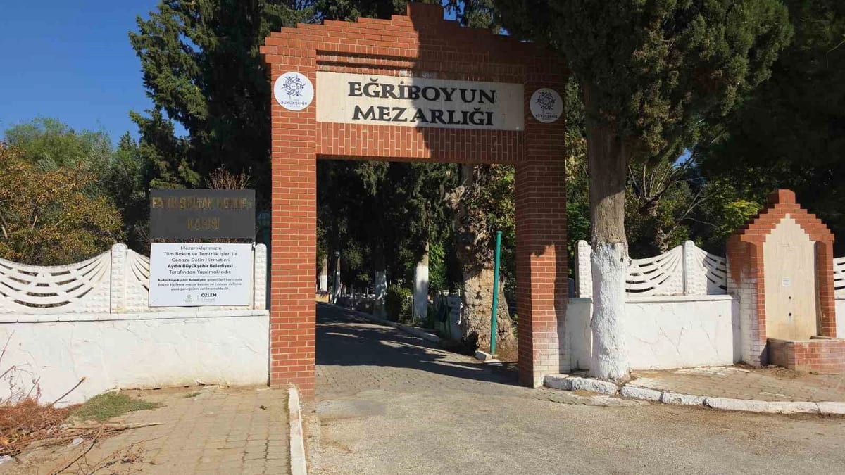 Türkiye’nin ilk kadın Muhtarı Gül Esin mezarı başında anıldı