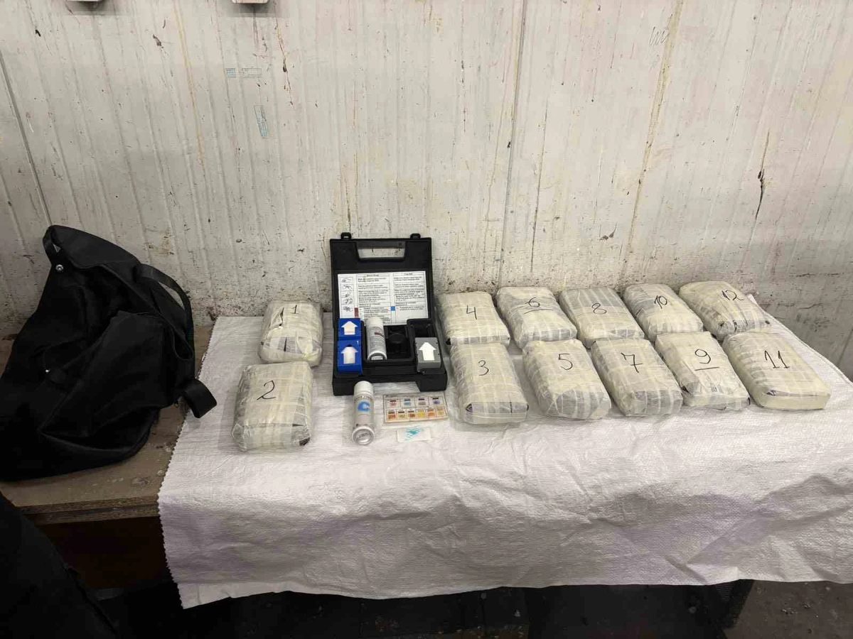 Türkiye’ye sokulmak istenen 12, 63 kilogram kokain ele geçirildi