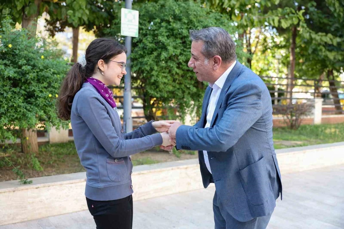 Üç kez Türkiye şampiyonu oldu, üniversiteyi kazandı