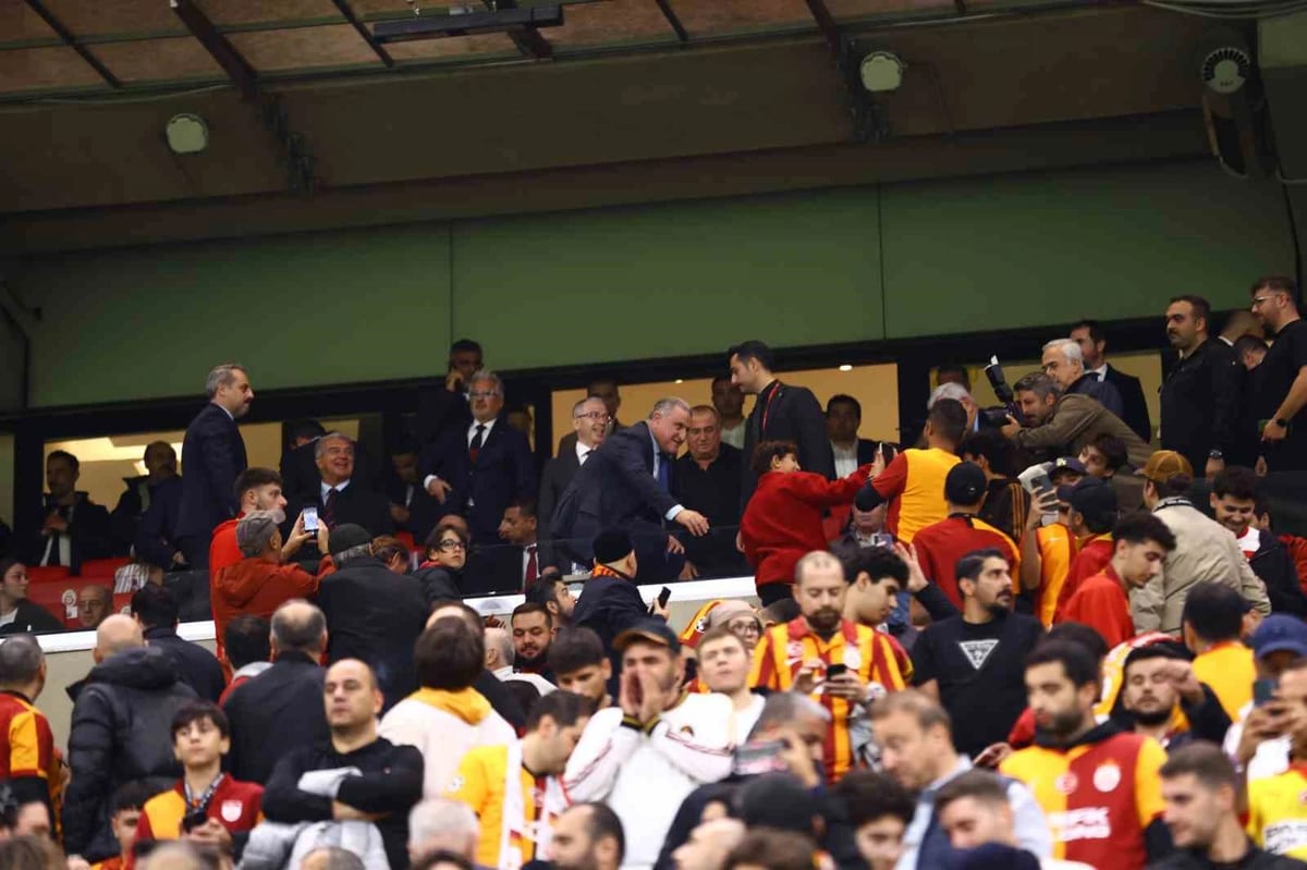 UEFA Şampiyonlar Ligi: Galatasaray: 0 - Barcelona: 0 (Maç devam ediyor)