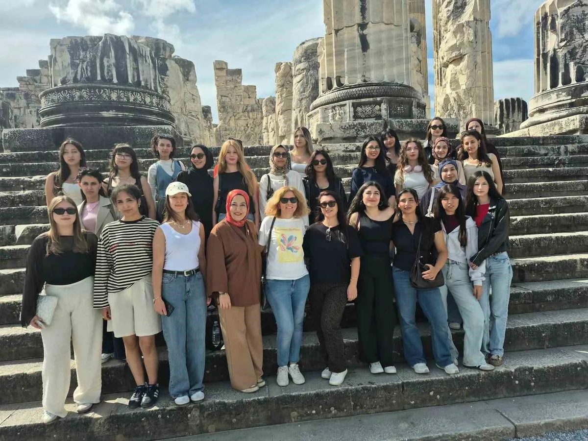 Üniversite öğrencileri Didim ve Milet’in tarihi mirasını keşfetti