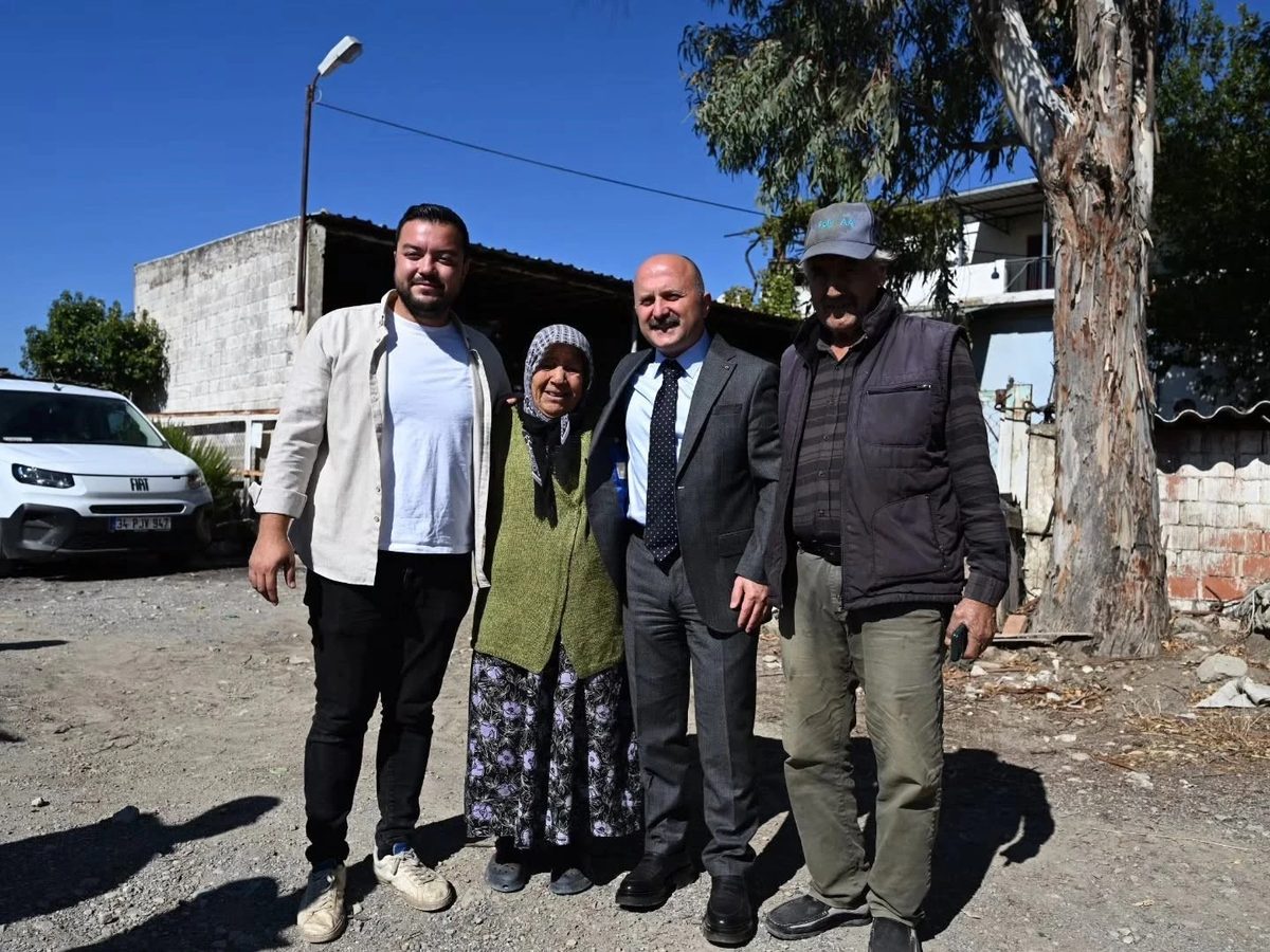 Vali Varol Söke Ovası’nda pamuk hasadına katıldı
